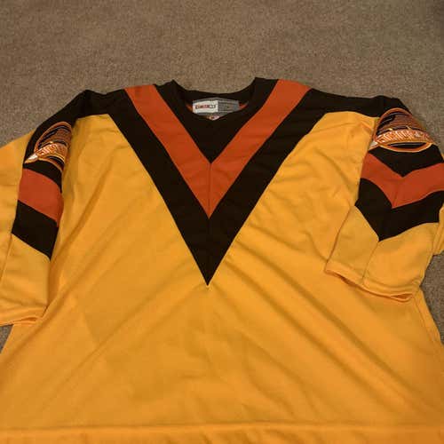 Vintage Vancouver Canucks Large CCM Jersey