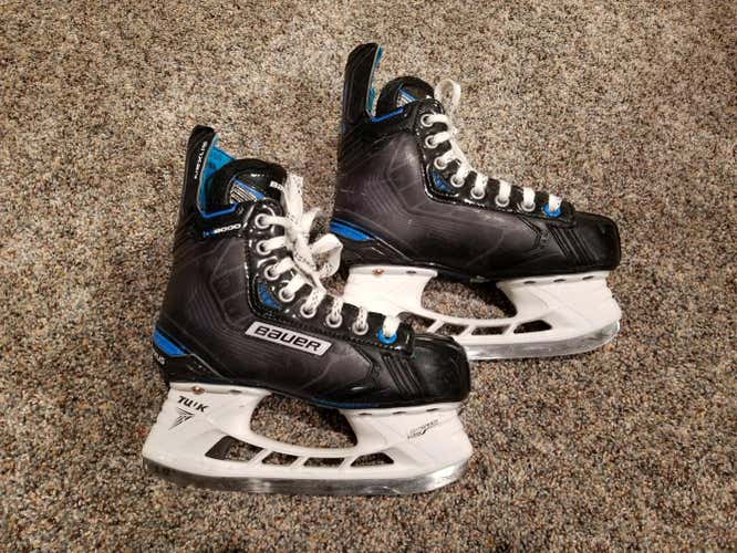 Bauer Nexus N8000 Hockey Skates Junior size 1.5