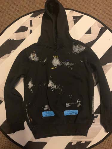 Small  Off-white Hoodie And Shirt