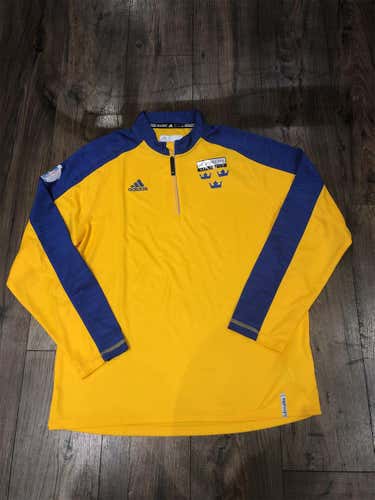 Brand New Team Issued Men’s Adidas Team Sweden World Cup Of Hockey 1/4 Zip Pullover Large