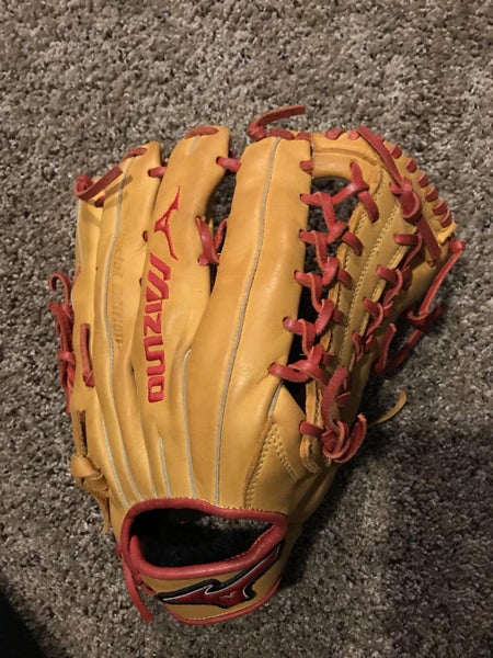 Mizuno Baseball Glove