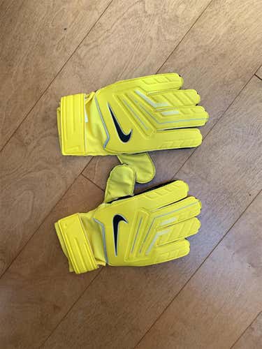 New Youth Size 7 Nike Goalie Gloves