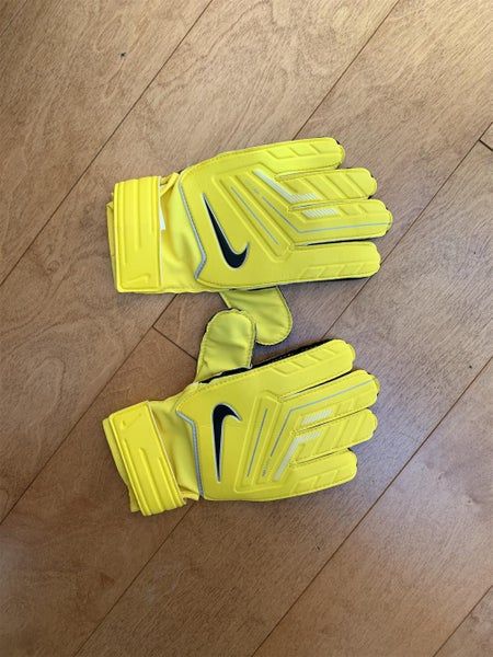 New Youth Size 7 Nike Goalie Gloves