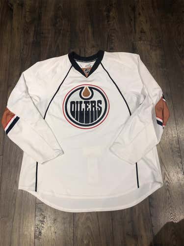 Brand New Reebok Team Issued Edmonton Oilers NHL Jersey 58+