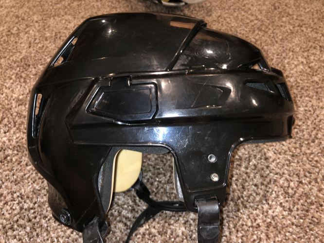Medium Black CCM Vector V08 Helmet *Pro Stock*