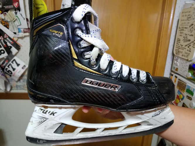 Bauer Supreme Ignite Pro Senior Hockey Skate Size 8 Shoe Size 9.5