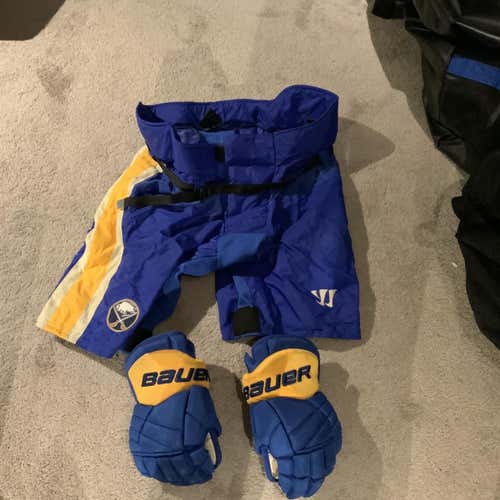 NHL Bauer Vapor X60 Gloves 14in Ennis Pro Stock AND Warrior 3rd jersey pant shell Lg