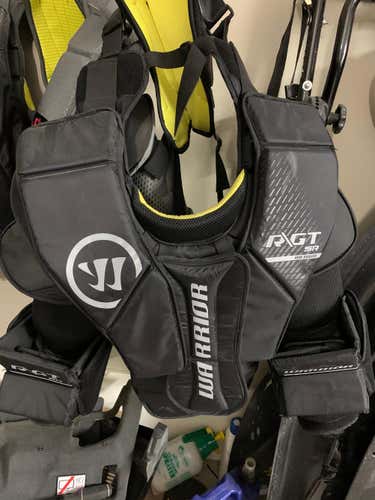 Medium Warrior Ritual GT Goalie Chest and Arm Protector Goalie Chest Protector Senior