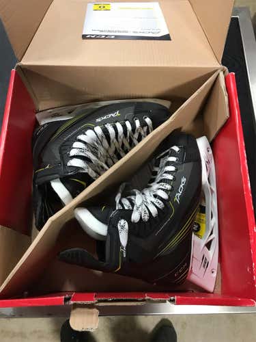 New Tacks Hockey Skates Senior  Size 9 Need Steel