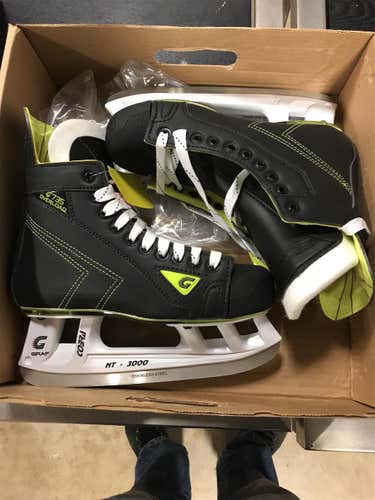 New G735 overloaded Hockey Skates Junior  Size 4.5