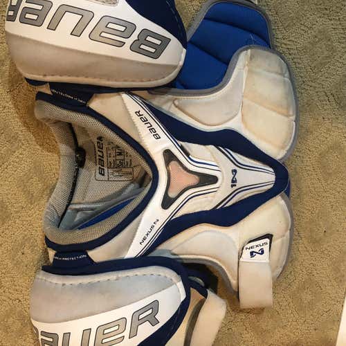 Medium Nexus 1N Shoulder Pads And Elbow Pads