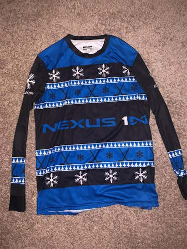 New Medium NEXUS 1N Bauer Christmas Shirt
