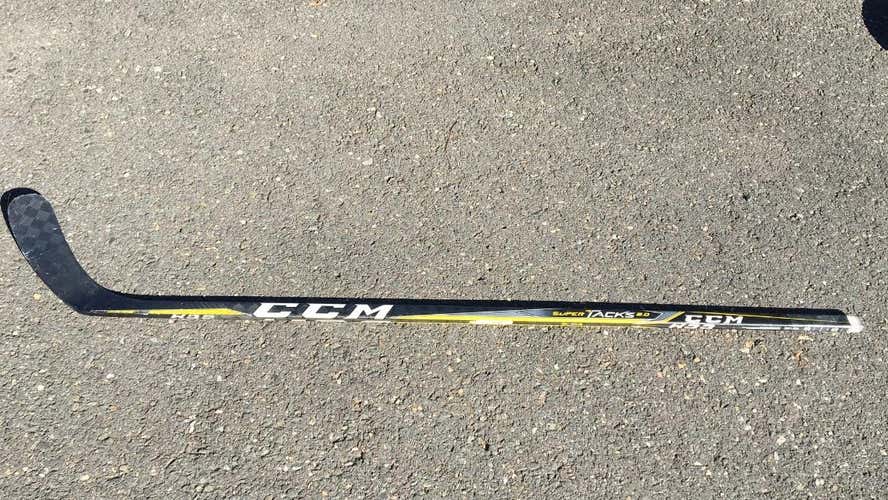 CCM Super Tacks 2.0 Hockey Stick Righty Toe Junior