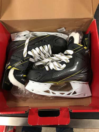 New CCM Classic Tacks Hockey Skates Senior  Size 6.5 Need Steel