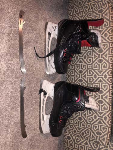 Vapor X600 Hockey Skates Junior  Size 2.5