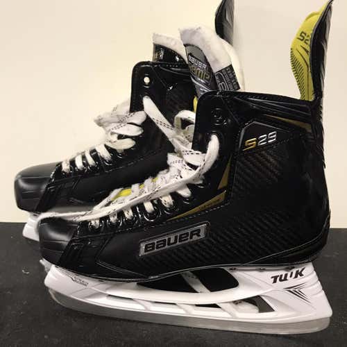 Almost New Bauer Supreme S29 Hockey Skates Size 8EE