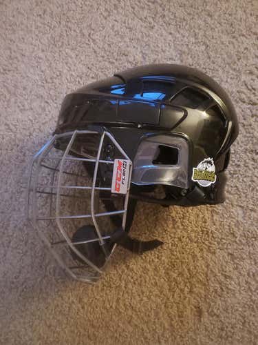 Senior Medium CCM fitlite Helmet combo
