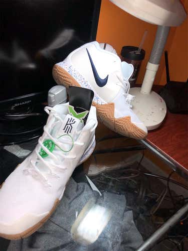 Men’s Uncle Drew Kyrie 4
