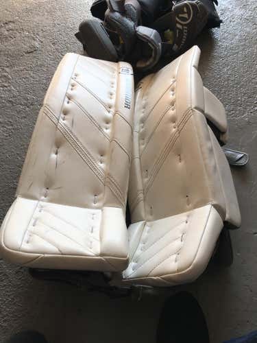 28" Warrior Ritual G4 Goalie Leg Pads Junior