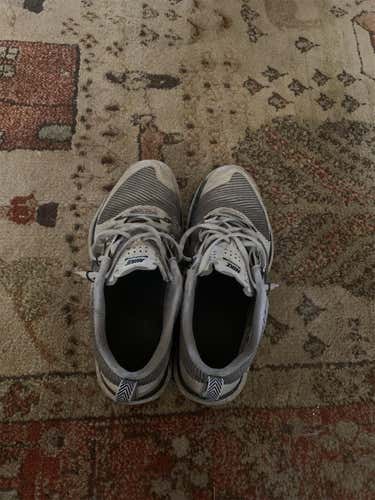 Unisex Men's 11 (W 12) Nike Shoes