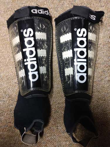 Unisex Large Adidas Shin Guards