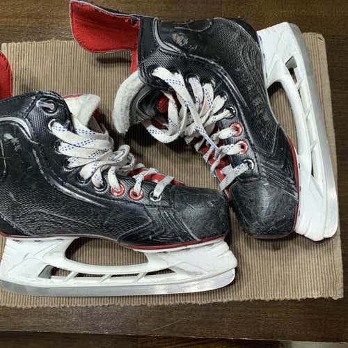 Vapor X500 Hockey Skates Junior Size 5