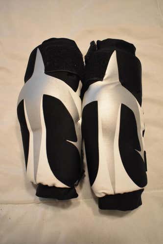 Brine Tyro Arm Pads - Black / Silver - X-Small