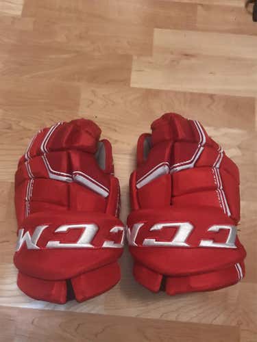 Qlt Gloves Senior