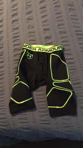Men's Small Under Armour Compression Sliding Shorts
