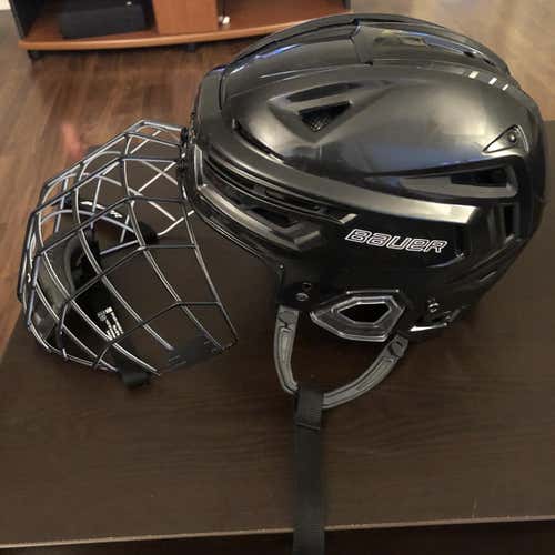 Bauer Re-Akt 150 Black Large Used W/Cage