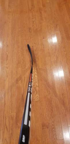 Warrior Covert QRE Pro Hockey Stick RH 85 flex W03 Backstrom Grip Senior