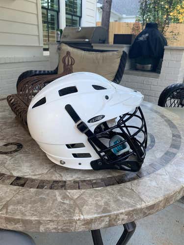 White Cascade Lacrosse Helmet Adult