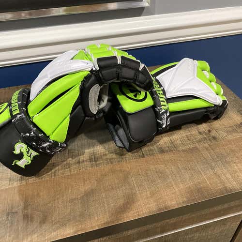 New Warrior New York Lizards Gloves ( PRICE IS NEGOTIABLE)