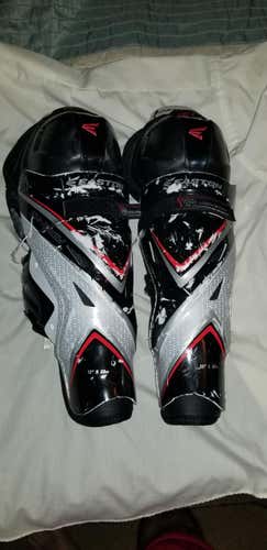 Easton Synergy 60 Shin Pads Junior