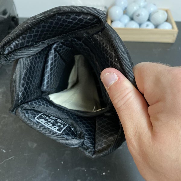 CCM HG96 Gloves Senior Pro Stock