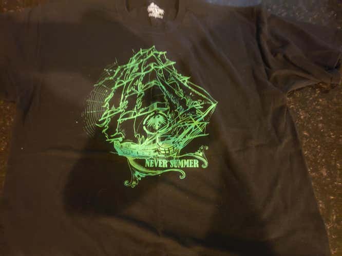 Men's Large Never Summer Shirt Adult