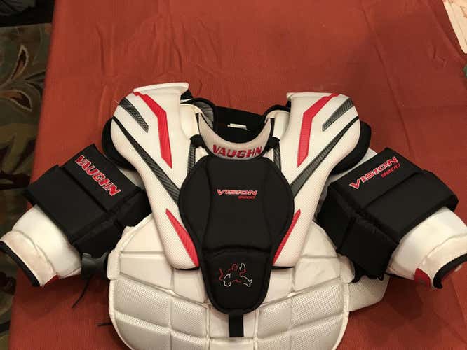 Large Vaughn Vision 9200 Goalie Chest Protector Junior