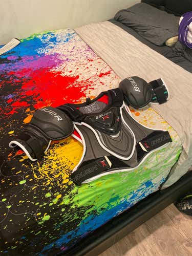 New Large Vapor 1X Shoulder Pads Senior