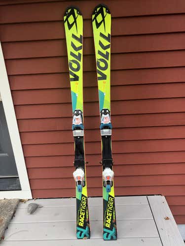 Volkl Racetiger SL Skis