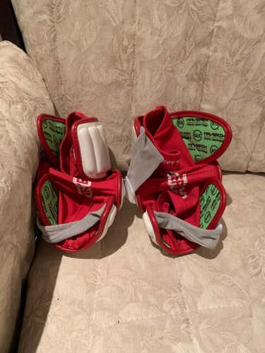 Medium Maverik Arm Pads