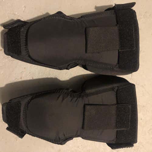 New Bauer Goalie Knee Pads
