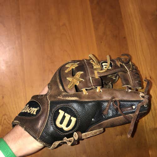 A2000 1786 Baseball Glove