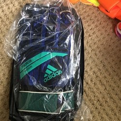 New Large Adidas Goalie Gloves 10