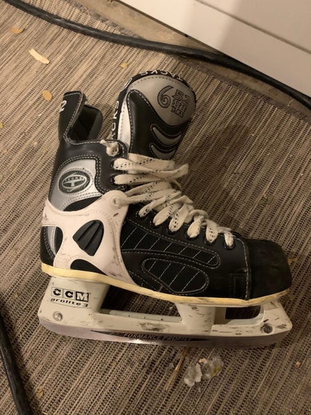 CCM Hockey Skates Senior Size 8 Prolite 3 652 Super Tacks