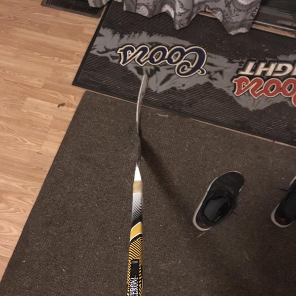 Supreme 2S Pro Goalie Stick Regular Senior Pro Stock