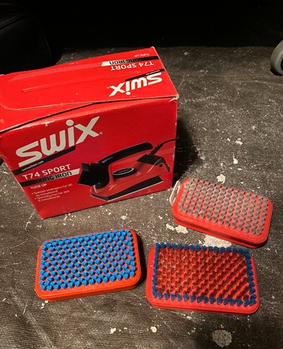 New Swix Ski Race Tuning Wax Iron and 3 Brushes