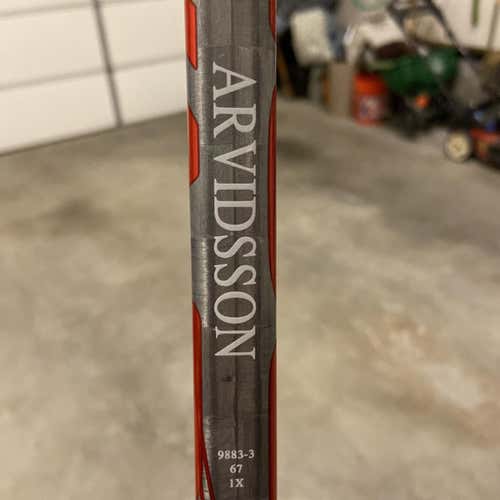 Vapor 1X Hockey Stick Righty Mid Intermediate Pro Stock