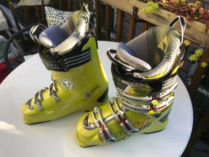 Fischer Ski Boots RC4 World Cup 110_size 25.5