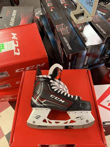New JetSpeed FT390 Hockey Skates Senior 8D