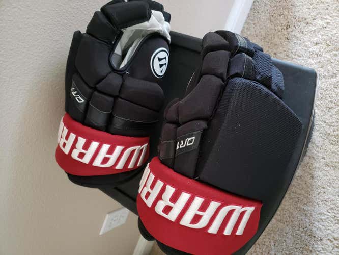 Warrior | QR1 PRO | 15" Gloves Senior Pro Stock with 'shot-blockers' - TRADE or SELL